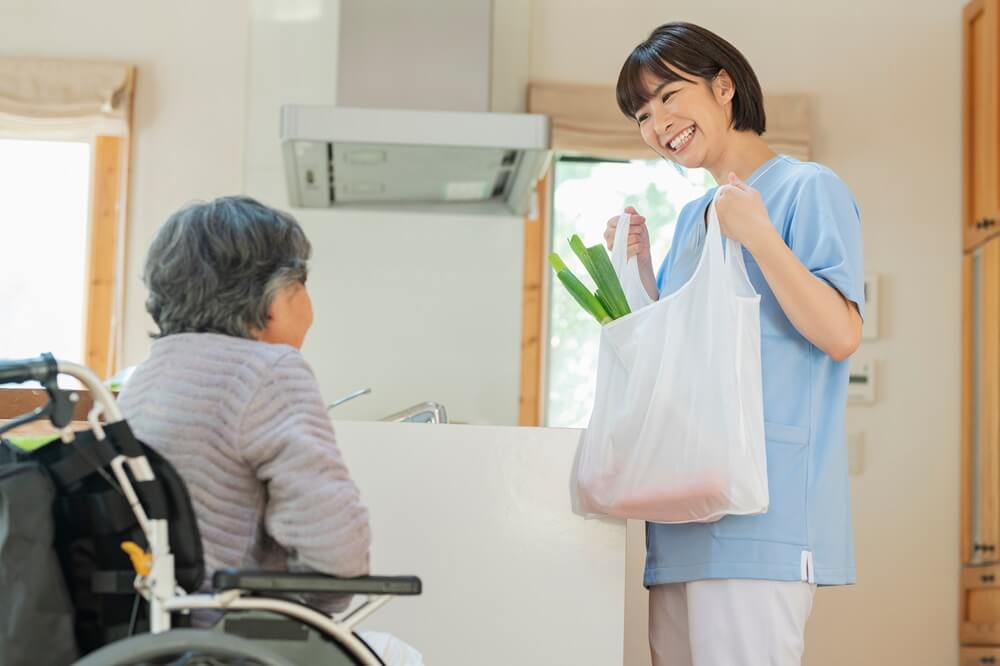 訪問介護の買い物代行サービスとは｜買えるもの、買えないものを解説