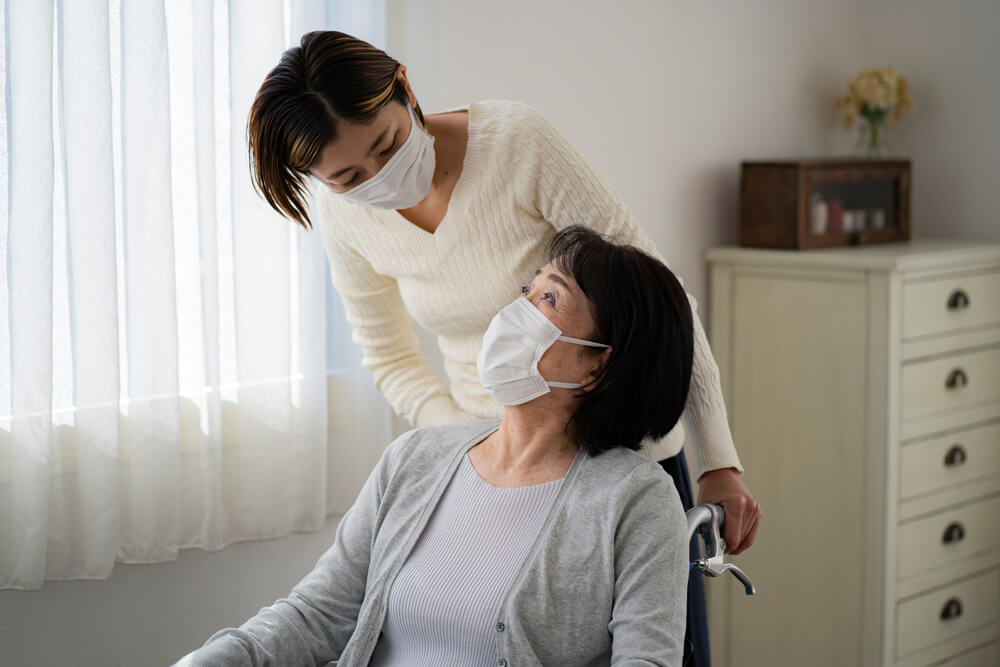 介護は同居して行ったほうがいい？うまくいくポイントや費用の抑え方をご紹介